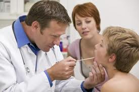 Η Αδενο-αμυγδαλεκτομή είναι ευεργετική σε παιδιά με άσθμα και νυκτερινές άπνοιες από διογκωμένες αδενοειδείς εκβλαστήσεις και αμυγδαλές